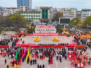 2025年郧阳区迎新春民俗花灯大拜年