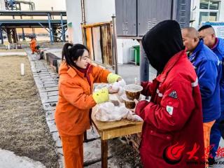 春节免费吃，新春不停歇 东明石化为客户提供春节免费餐