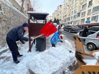 环翠楼街道：清雪除冰齐上阵，暖心护航便民行