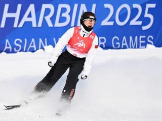 亚冬会丨自由式滑雪个人空中技巧徐梦桃梦圆金牌 中国男队包揽前三