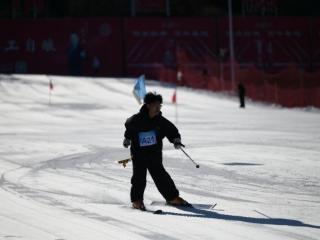 官护山：点燃冰雪激情，绽放运动风采