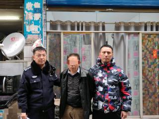 男子掉包他人银行卡实施盗窃，被刑拘