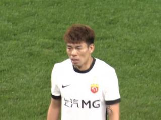 0-4，颜骏凌扑点挽回颜面 海港亚冠完败出线危机 张琳芃送点+失误