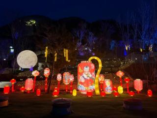 邹城元宵游：赏花灯、猜灯谜、滑雪乐，欢乐不停歇