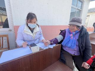 临沭县蛟龙镇：义诊服务进村居 健康关爱暖人心