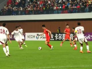 苦尽甘来！中国队2-0卡塔尔，亚洲杯开门红，申花海港新星进球