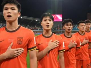 2-1，U20国足亚洲杯开门红，毛伟杰助攻、刘诚宇破门，压着对手踢