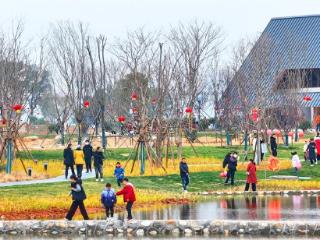 江西吉水：踏青游园 乐享春光