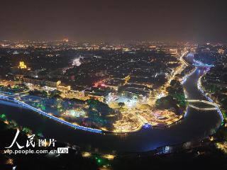 江苏扬州：古运河璀璨夜景 点亮夜经济