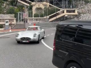 奔驰迷知道？300 SLR Uhlenhaut Coupe