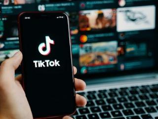 TikTok在美国苹果和谷歌应用商店恢复上线