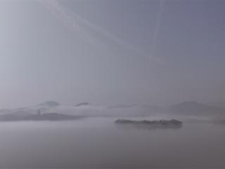 雾中西湖 别样美景