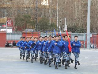 河南省实验中学举行新学期开学典礼暨升旗仪式