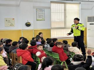 从交通安全到心理辅导，这个幼儿园开学首日“安全大礼包”获赞