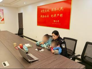 镇江润州公安：女子突发疾病家中俩娃无人照顾，“警察妈妈”帮忙带娃