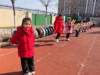 春日活力满校园 萌娃运动乐翻天——东营区文苑幼儿园开展春日户外运动