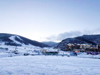 多地热“雪”沸腾 冰雪产业加速向“新”