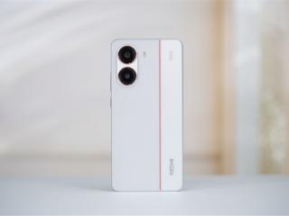 首批骁龙8s至尊版旗舰！REDMI Turbo 4 Pro用上1.5K直屏+金属中框