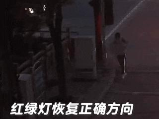 “14岁的他，就像手里托起个小太阳啊”