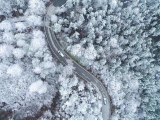 领导赏雪封游客下山路是误会？景区道路管控可以更细化