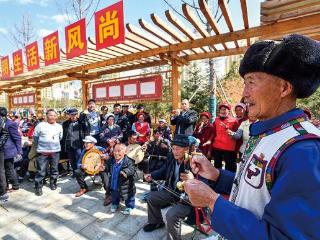 搬出大山天地宽 “嵌”在一起共发展