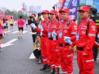 奔跑四川仁寿：一抹“志愿红” 闪耀“最速赛道”