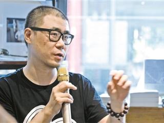 石一枫：在流量漩涡中打捞人性微光 在技术铁幕下寻找精神力量