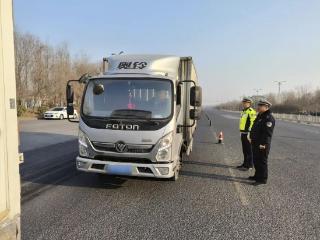 聊城市东昌府交警：“一早一晚”严查交通违法 筑牢道路交通安全防线