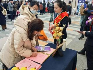 青岛开学首场中考公益分享会在日照银行青岛分行成功举行