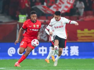 2-0！海港两连胜，莱昂纳多读秒终结，独造两球，长春两连败