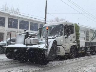 以雪为令！济南市历城区全力清雪除冰保道路畅通