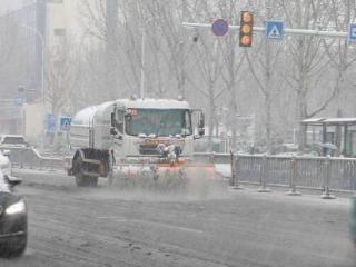 淄博张店：迅速响应 全力应对强降雪