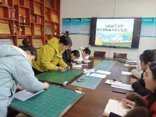 泰山区白峪店子小学：青年教师展风采 以赛促教共同长