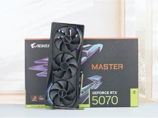 自带炫酷色彩！技嘉RTX 5070 MASTER显卡图赏