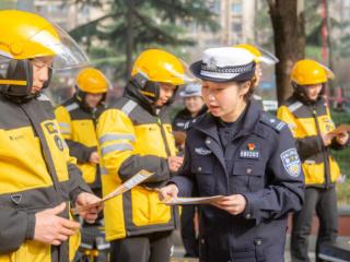 眉山“警花”别样过节： “你们的平安，是我们最好的三八节礼物！”