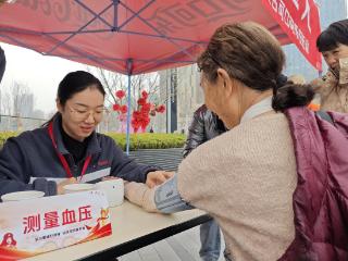 “可有为·乐有梦” 郑州太古可口可乐十余载学雷锋小事便民