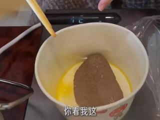 《六姊妹》片场，梅婷带克秤吃饭按克数，49岁要求体重不能过百