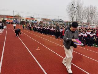 淄博市高青县常家中心小学举行“庆三八”国际劳动妇女节趣味运动赛