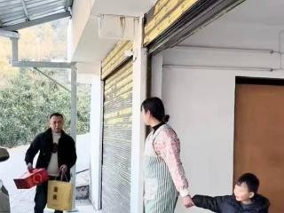 27岁村花离异带娃，要18万彩礼要求男人养她，她年轻貌美不愁嫁