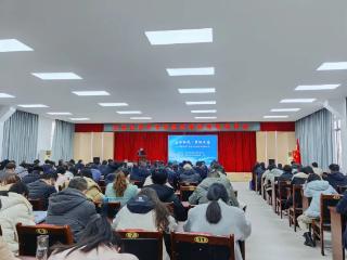 岱岳区召开初中学校提质增效现场研讨会