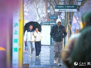 三月“冰城”迎春雪