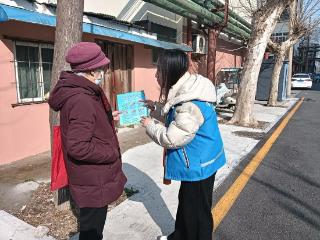 济阳街道电苑社区开展“预防电信诈骗 筑牢安全防线”宣传活动