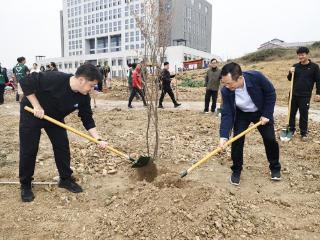 同心共植团结林 润心耕耘幸福园