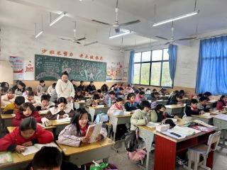 上饶市信州区灵溪中心小学开展语文教师练兵课活动