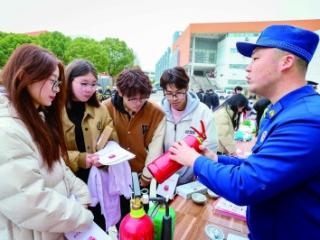 多部门共筑校园消防防线