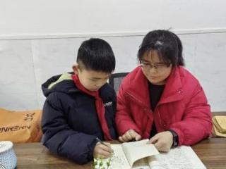 余干县第十一小学“护苗行动”：为学生成长与家乡建设添彩