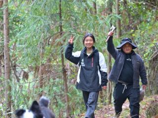 00后湖南女孩从白领转行重庆护林员 养的狗爱上吃山里的折耳根