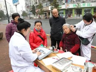 雷锋精神引航玉山志愿服务热潮