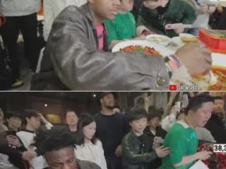 “甲亢哥”中国行被打分：重庆99，长沙上大分250，文和友占100！