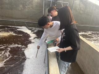 山东商务职业学院信息学院智虾有道团队科技赋能对虾养殖